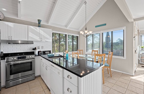 Seabrook Island Cottage | 3BR/2BA Cottage! Close to beach! Golf Course Views! Amenity access available!