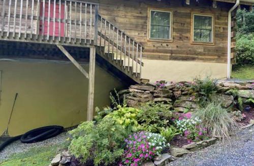 Marshall Ski Chalet | 3Br Chalet With Hot Tub & Trout Stream