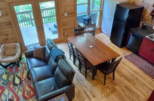 Marshall Ski Chalet | 3Br Chalet With Hot Tub & Trout Stream