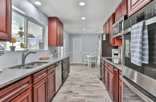 East Arlington Apartment | 3BR Cozy Bungalow w/Private Pool & Fenced Yard - Near Mayo - Short Drive to the Beach