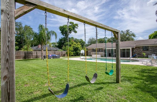 East Arlington Apartment | 3BR Cozy Bungalow w/Private Pool & Fenced Yard - Near Mayo - Short Drive to the Beach