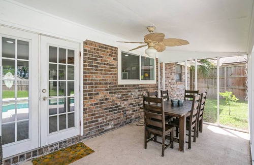 East Arlington Apartment | 3BR Cozy Bungalow w/Private Pool & Fenced Yard - Near Mayo - Short Drive to the Beach