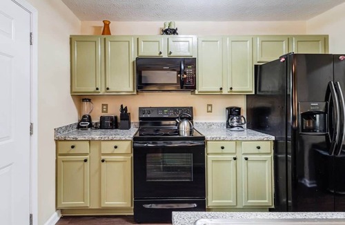 Decatur House | 3BR Decatur Townhouse: Near Downtown, Pet-Friendly