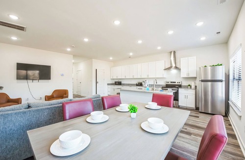 Ponderosa - Wingate House | 3BR in Charlotte, 10 Min to Panthers Stadium Pet-Friendly