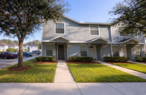Westside House | 3BR Near NAS JAX- Monthly Stays- Welcome Quiet Work-Ready w/Parking