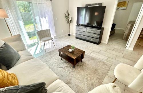 Taft House | 3BR | Spacious | Entire House | Close to all Parks