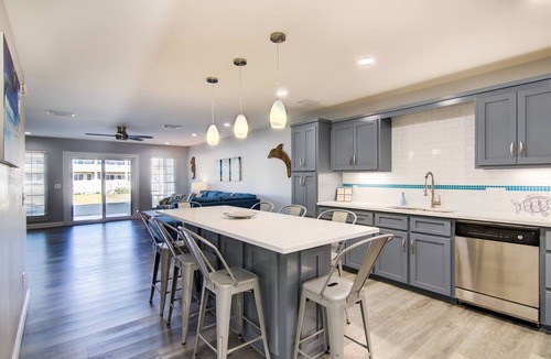 Miramar Beach Ski Chalet | 3C, Vitamin Sea