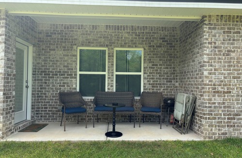 Crestview House | 4.0 Mi. to North Crestview 3-bedroom house, close to Base, Airport and Beach.