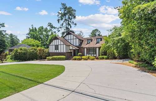 Augusta House | 4,000 sf home offers 6 bedrooms, 3 full baths, and 3 separate living rooms,