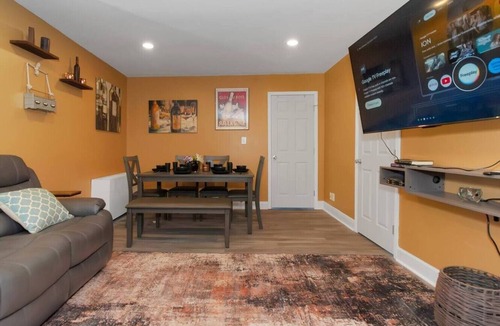 Church Street Apartment | 4 - Bed home, w/Cali King Bed - 12 mins. to DTWN