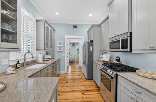King City House | 4 bedroom 2.5 bath house in the heart of the Pier/Village area