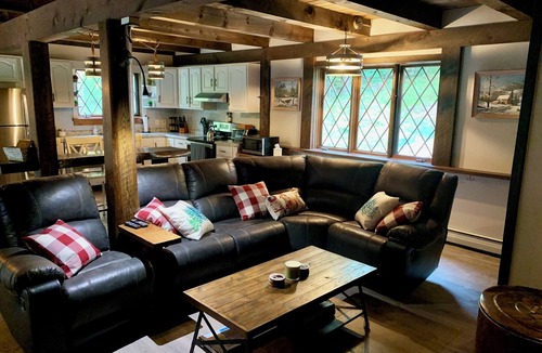Central Vermont- Killington House | 4-Bedroom Chalet in Plymouth, Vt. Central to Killington, Woodstock, and Okemo!