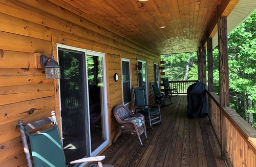 Waynesville Cabin | 4 BR 3 BA Luxury Log Super Views, Hot Tub, Easy Paved Access, WIFI, GameRoom