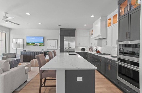 Laguna Beach House | 4 Br Tn Home! | Elevator | Heated Community Pool | 2Min Walk To The Beach!