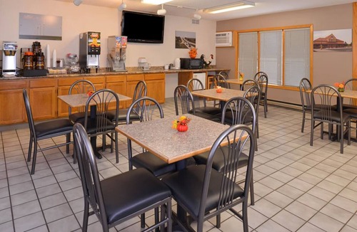 Atlantic Hotel | 4 Rooms w/Complimentary Breakfast & Kitchenette – Perfect for One-Night Stays
