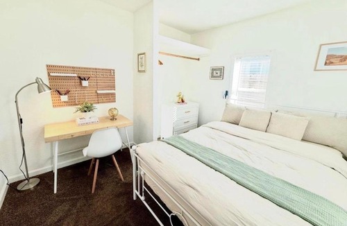 Hayward House | 441 studio or 2b1b