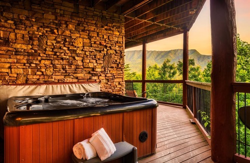 Pittman Center Cabin | 4Suites| JulyDeal | View | HotTub | FirePit | GmRm