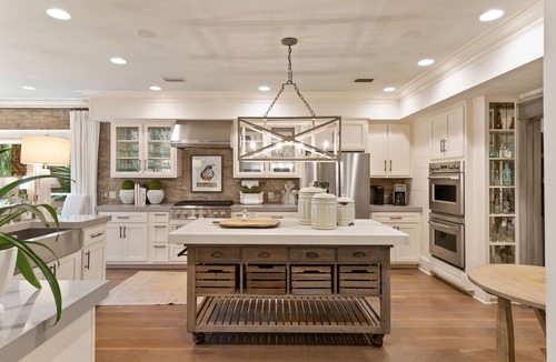 King City House | 5 bedroom 5 1/2 bath beauty in King City Community