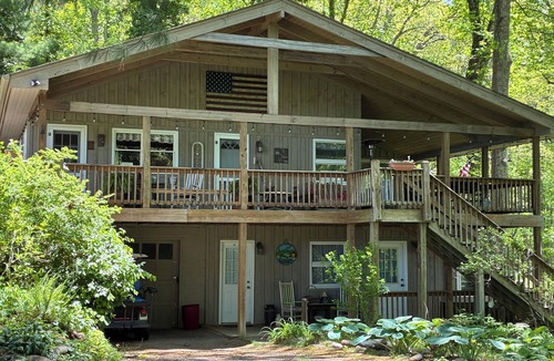 Balsam Cabin | 5-bedroom cabin in a relaxing community with stunning Mountain Views!