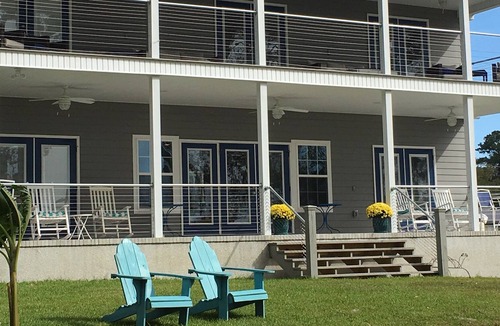 Darien Bed & Breakfast | 5 Bedroom Coastal Home Overlooking the Darien River and Marsh