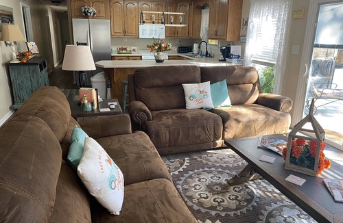 Trimble House | 5 BR Retreat on Beautiful Smith Lake & Close to I-65