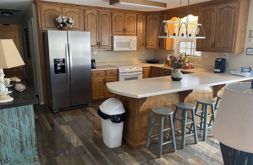 Trimble House | 5 BR Retreat on Beautiful Smith Lake & Close to I-65