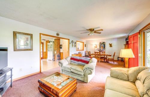 Waynesville House | 5 Mi to Lake Junaluska: Mtn Haven w/Deck!