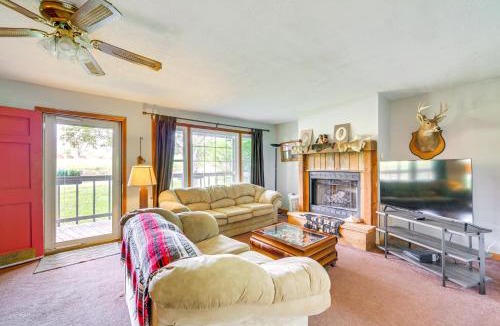 Waynesville House | 5 Mi to Lake Junaluska: Mtn Haven w/Deck!
