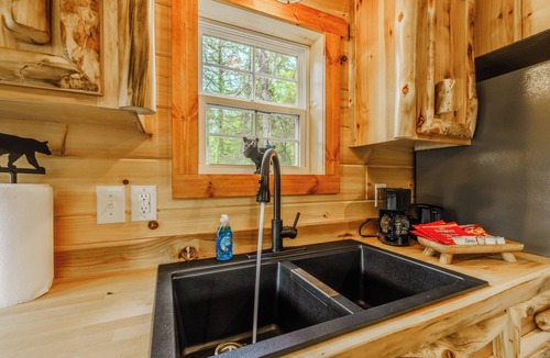 Kodak Cabin | 5 Minutes from Buc-ee's -Buffalo Bill Cabin