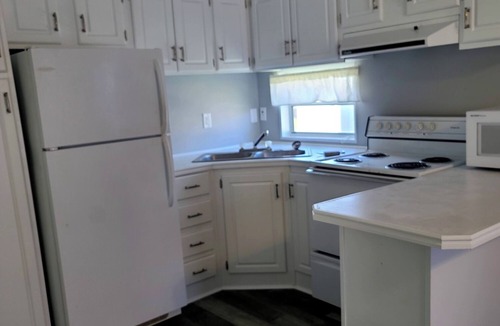 Waynesville Cottage | 55+ ID REQUIRED 30 days minimum