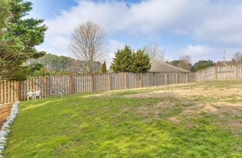 Harvest House | 6 Mi to Clift Farm! Pet-Friendly Guesthouse