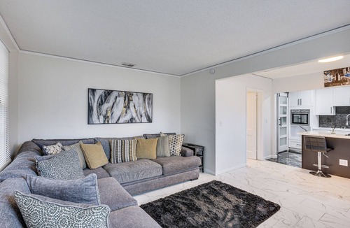 Jacksonville House | 6 Mi to Dtwn Entertainment! Stylish JAX Abode