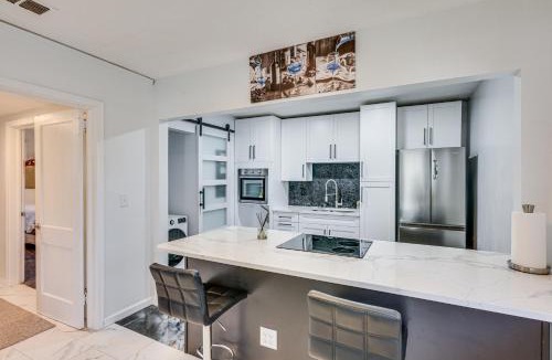 Jacksonville House | 6 Mi to Dtwn Entertainment! Stylish JAX Abode