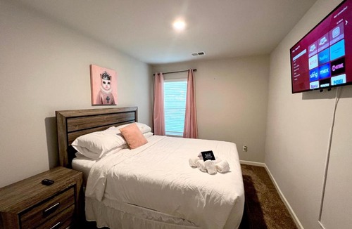 Riverdale House | 6078 Rockaway