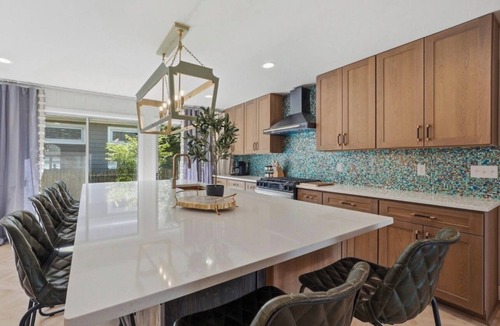 Grand Beach House | 7BR Grand Beach Steps to Private Beach Sleeps 16 2Kitchens+2Living Rooms Hot Tub