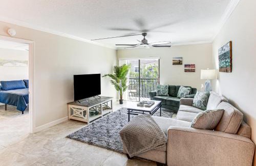 McGregor House | 8 Mi to Beach: Modern Condo in Fort Myers!