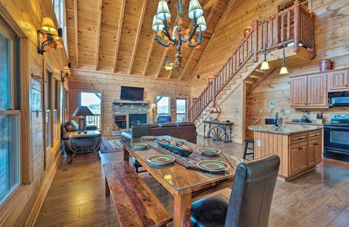 Sevierville Cabin | 8 Mi to Pigeon Forge: Mtn-View Cabin w/Game Room