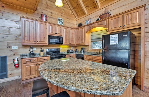 Sevierville Cabin | 8 Mi to Pigeon Forge: Mtn-View Cabin w/Game Room