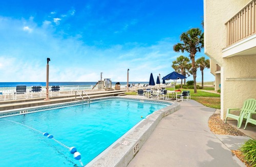 Fort Bay Condo | 88 m² Condo ∙ 1 bedroom ∙ 6 guests
