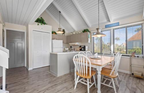 Sealoft Villas House | 947 Sealoft Villa