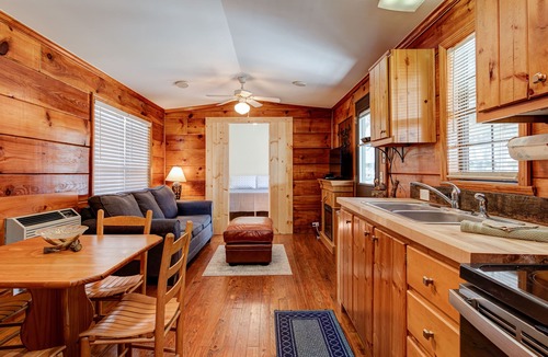 Maggie Valley Cabin | A cozy cabin right in the heart of Maggie Valley!