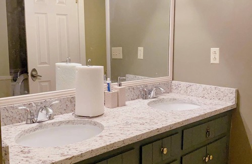 Huntsville Condo | A neat condo 8 minutes away from Down Town and Mall, and nearby many restaurants