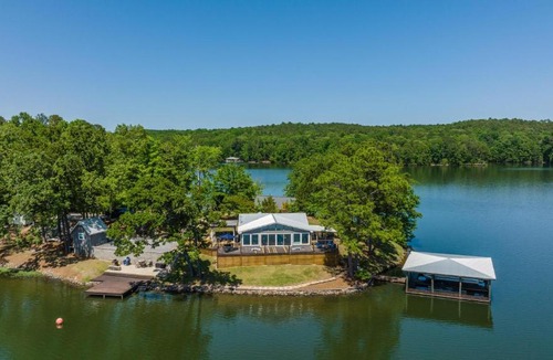 Dadeville House | A Point to Happiness