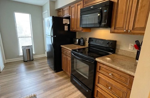 Saint Simons Island Condo | A retreat that can't be beat! 1 bed/1 bath, by the pool and close to everything