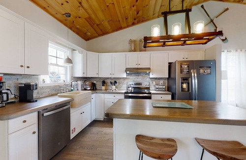 Sevierville House | Above The Cove 3 Bedroom Home by RedAwning
