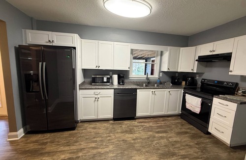 Camden House | Adorable 3-bedroom house with AC in lovely Woodbine