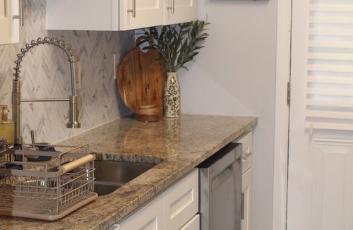 Church Street House | Adorable 3-bedroom house with AC in Atlanta Less than 20 mins from the Stadium!
