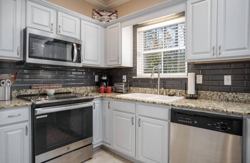 Gulf Shores House | Adorable Bay John 2 Cottage-pet friendly