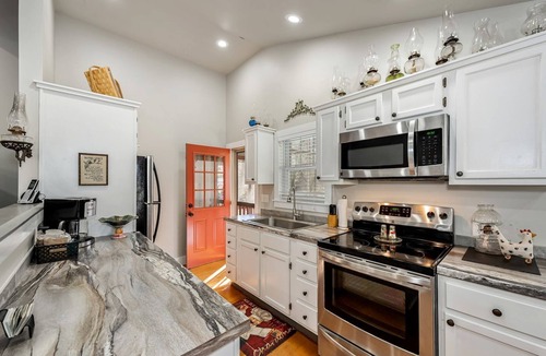 Mentone Cottage | Adorable Cottage with Fire Pit, Yard and Jacuzzi in Mentone, Alabama