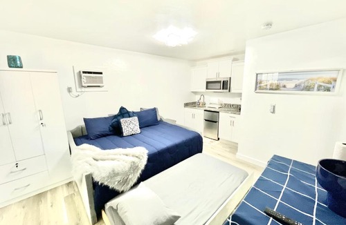 Caloosahatchee Apartment | Adorable studio in downtown Cape Coral near beach!